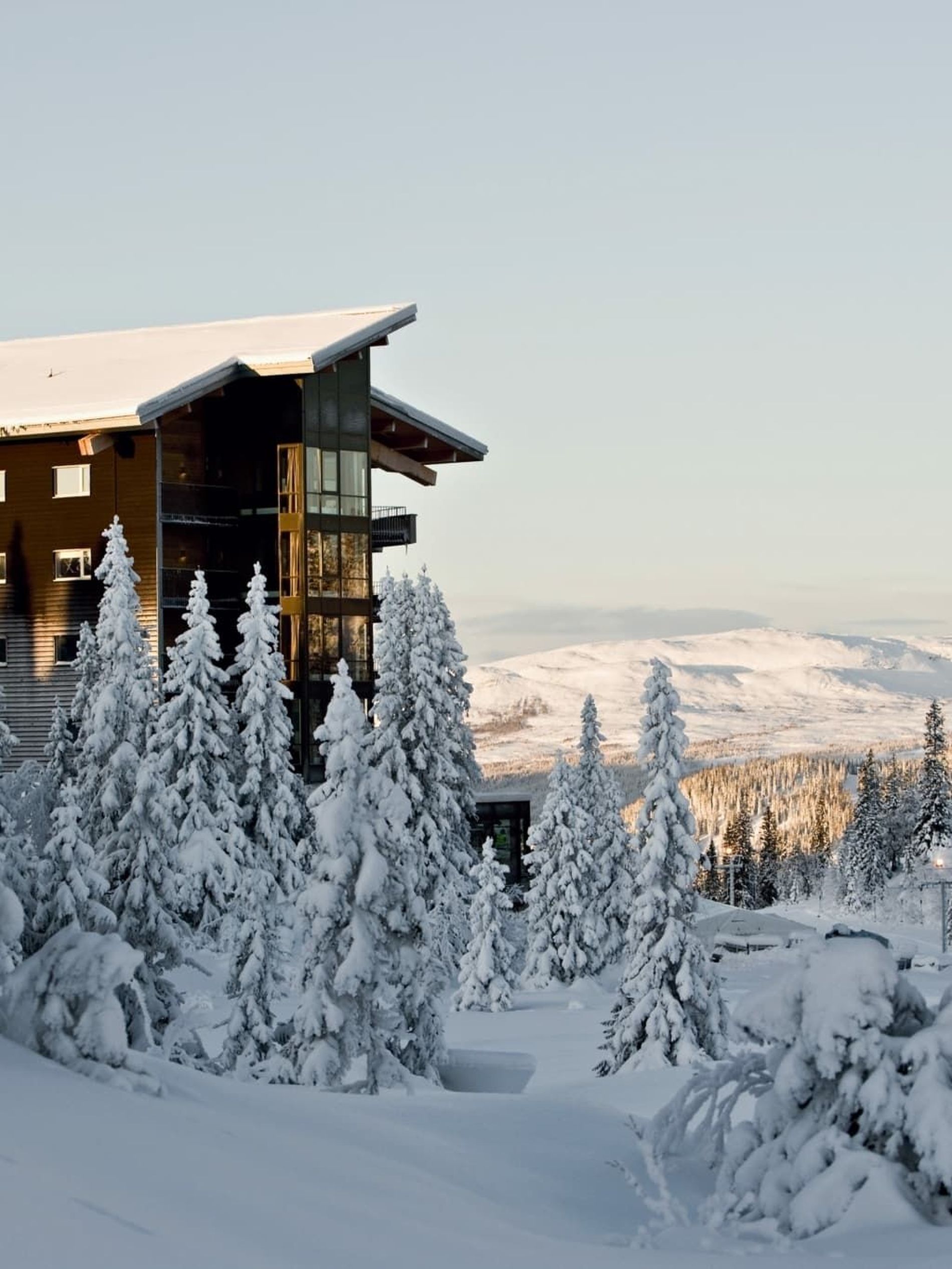 The magnificent exterior of the Copperhill Mountain Lodge hotel  