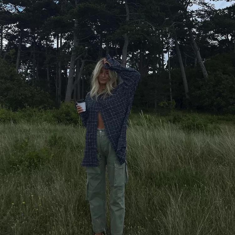 Josefine HJ wearing cargo trousers in the countryside