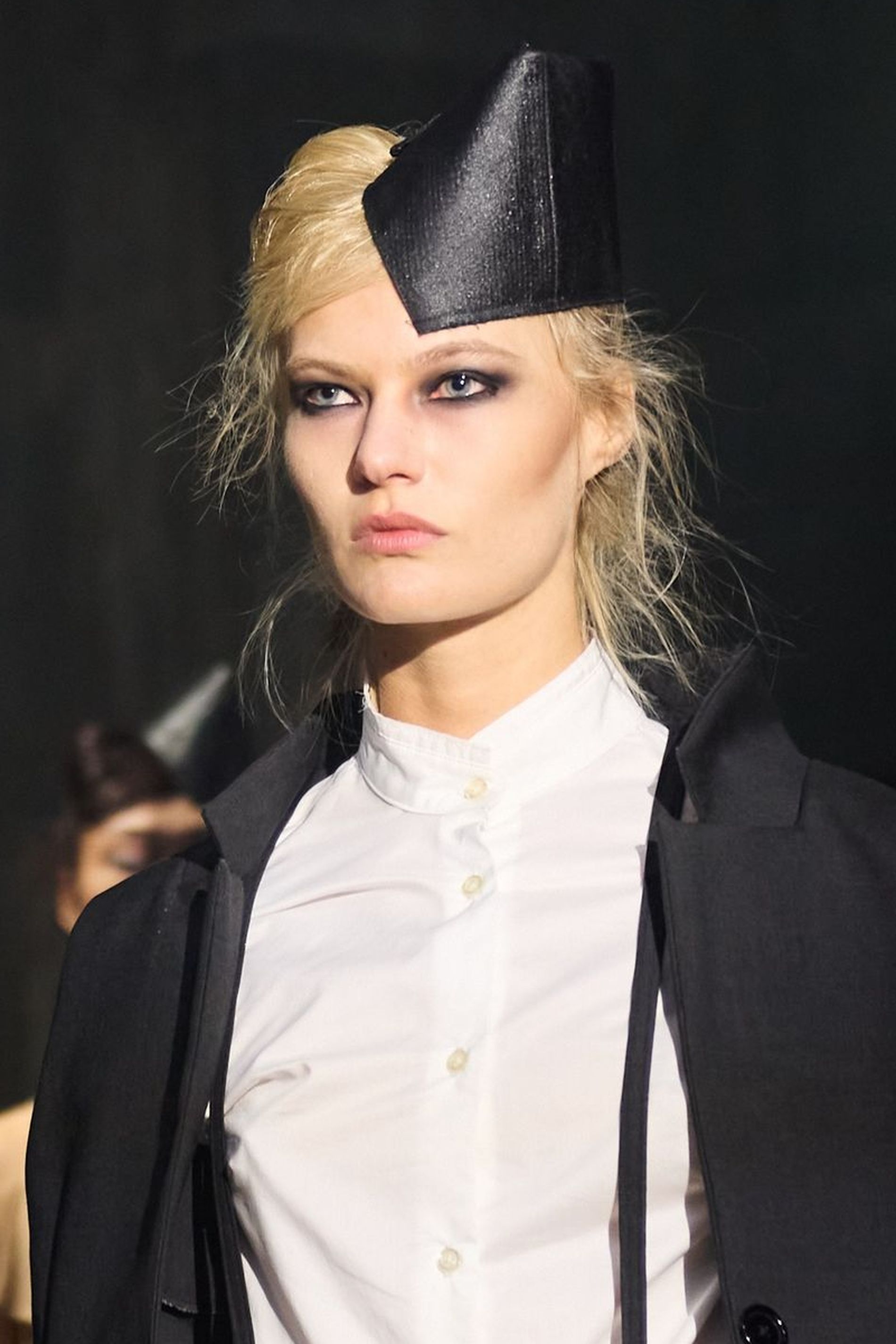 Breakout beauty trend SS26 Copenhagen Fashion Week – Bed head and smudged eyeliner