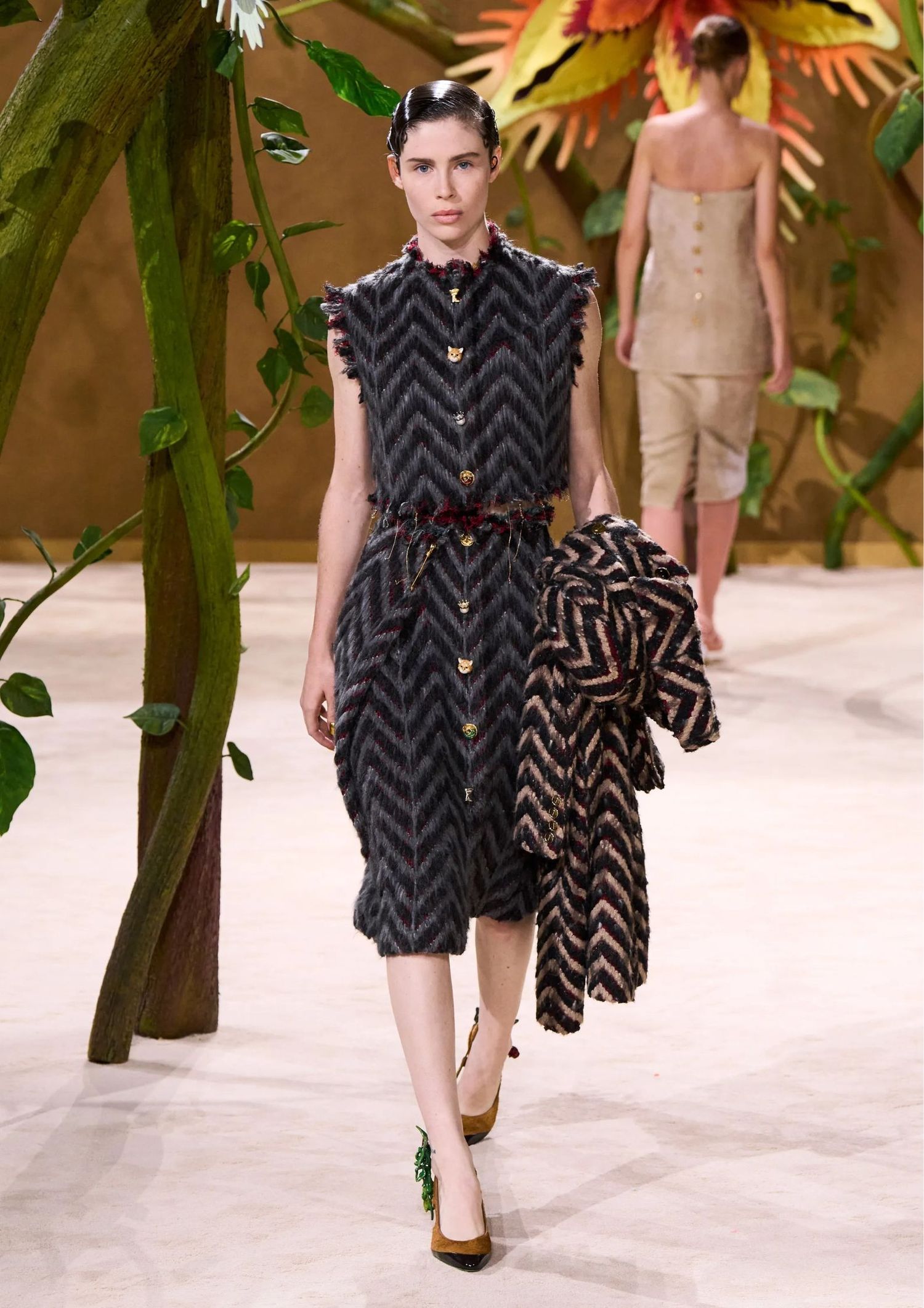 tTextured midi dress with zick zac print