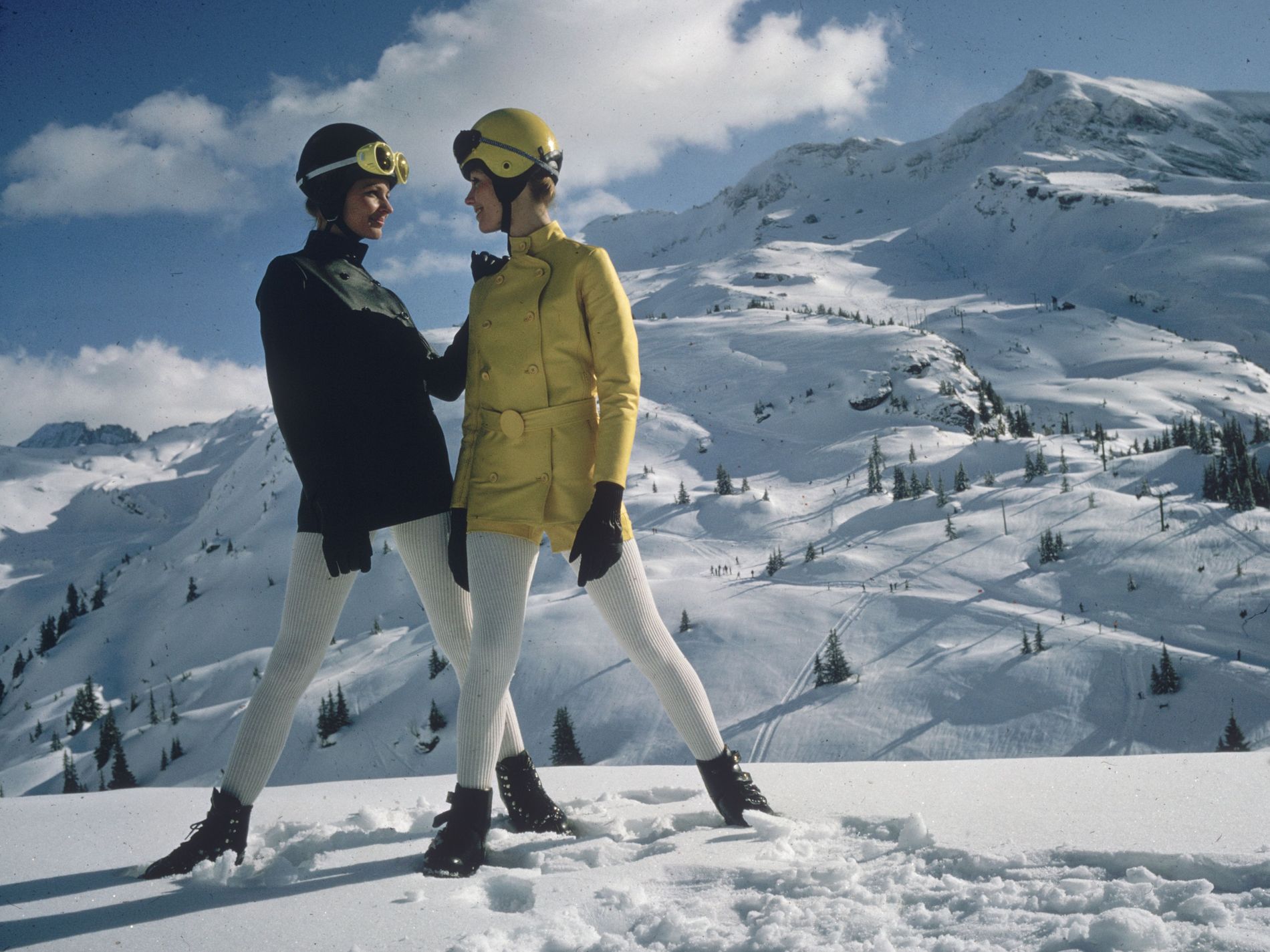 skiing ski fashion women friends apres mountain snow