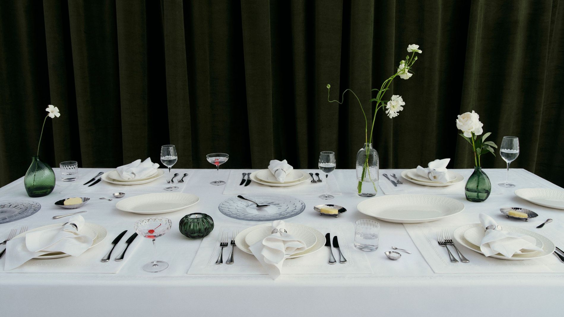 A tablsescape of Westwing and Victoria Beckham collection items