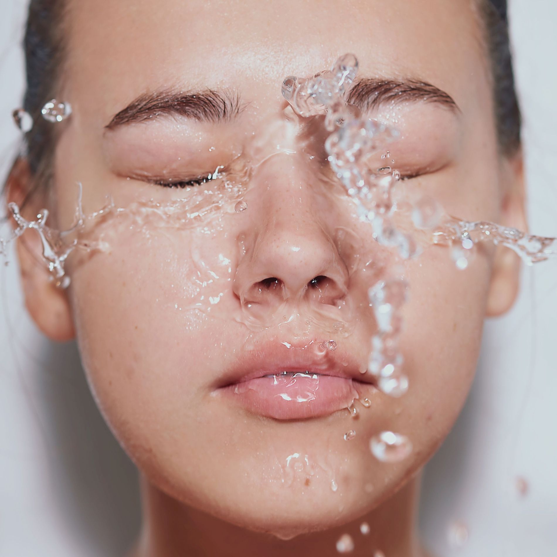 Should you wash your face in the morning? Experts reply - Vogue Scandinavia
