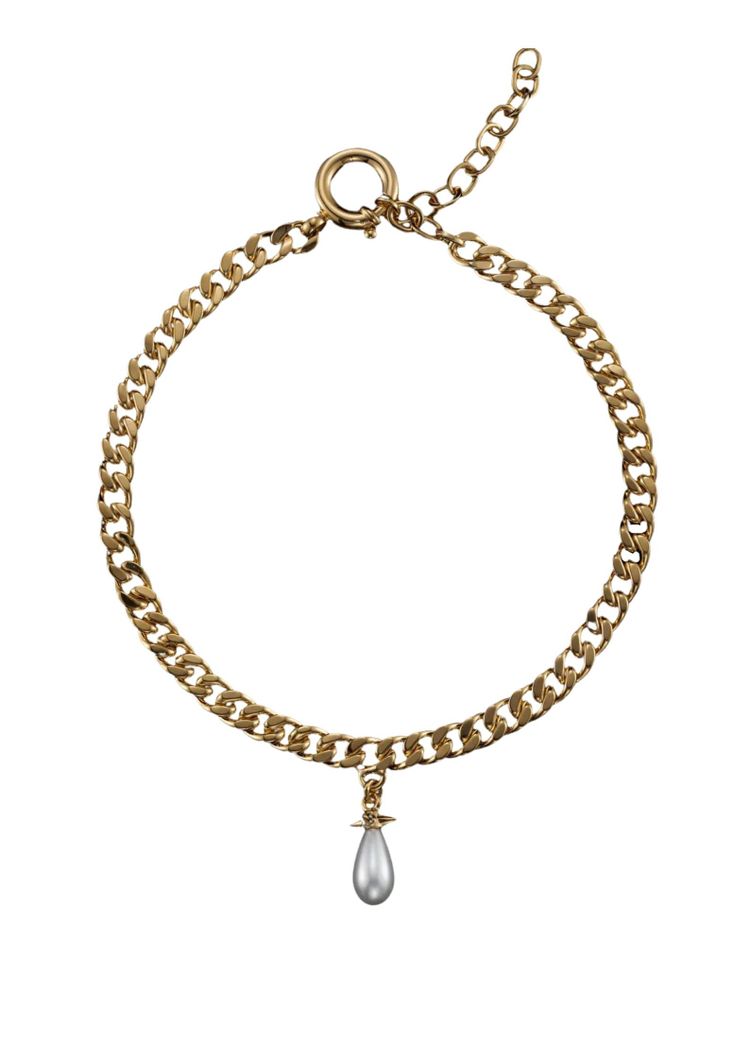 Precious pearls and gold chains Vogue Scandinavia