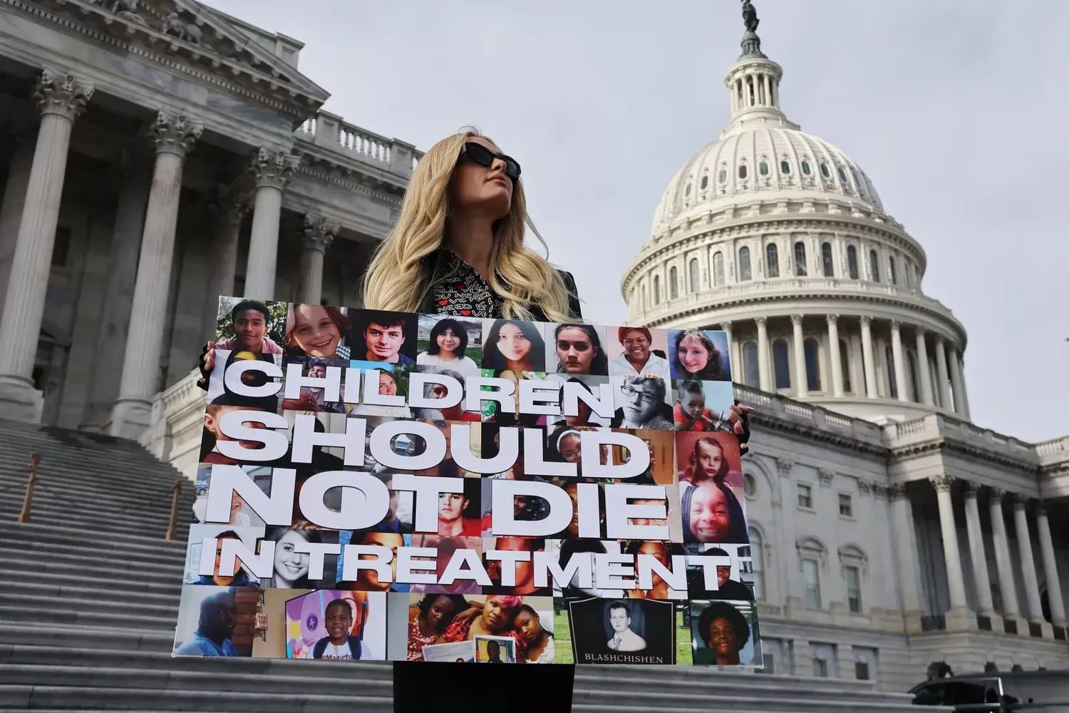 Paris Hilton outside the Capitol