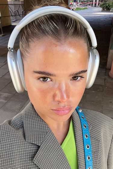 10 best trending aesthetic and stylish over ear headphones to shop now Vogue Scandinavia