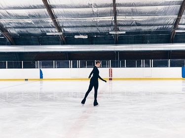 Anita Östlund ice skating