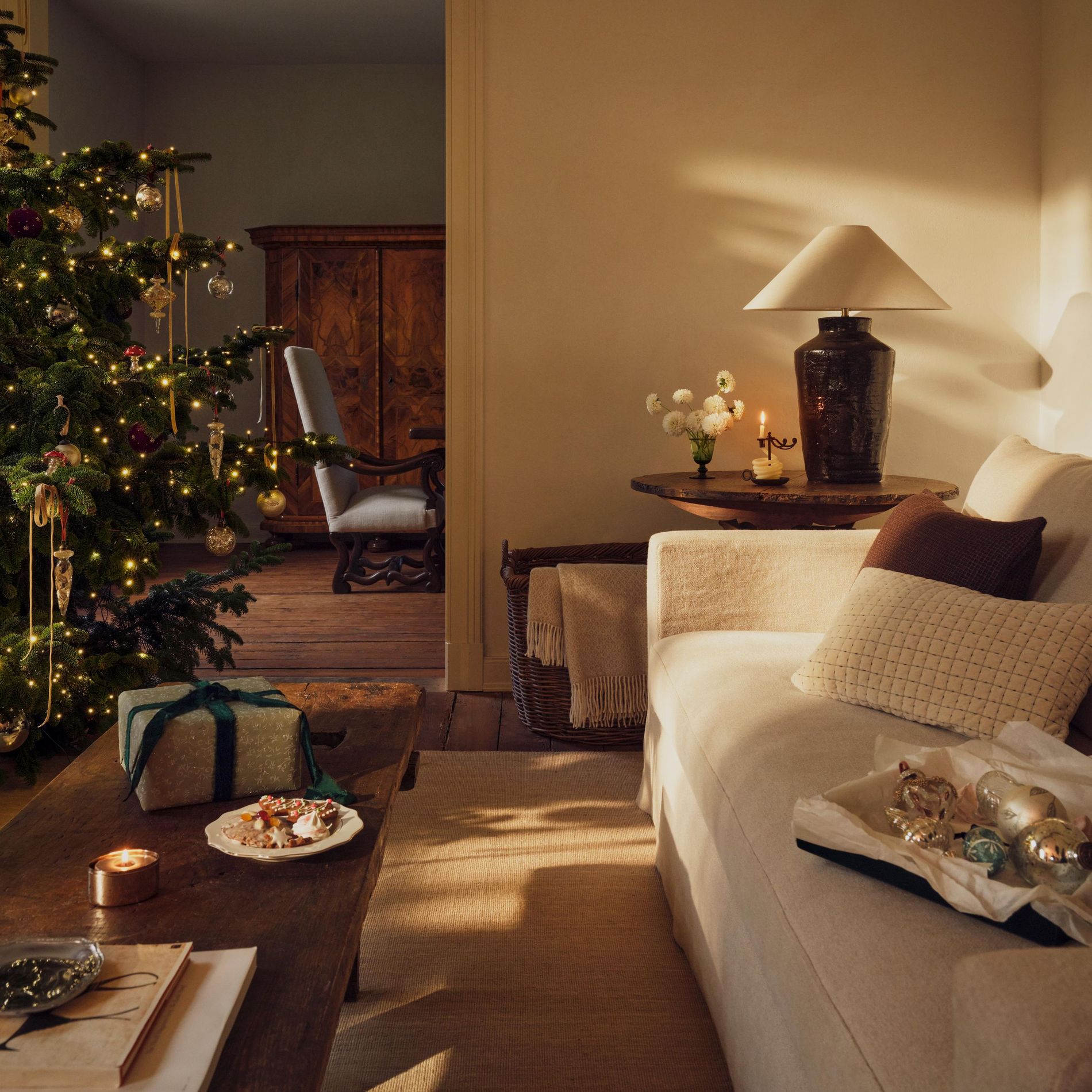 How to decorate your home for Christmas
