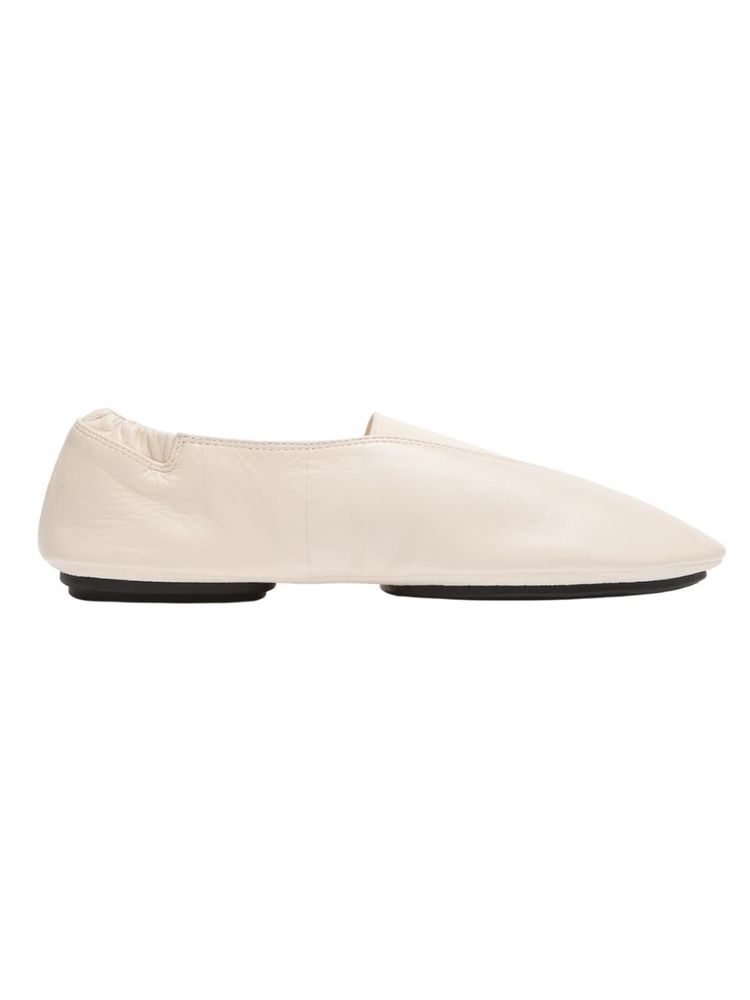 The best glove shoes and pumps by Arket 2026 on a white background