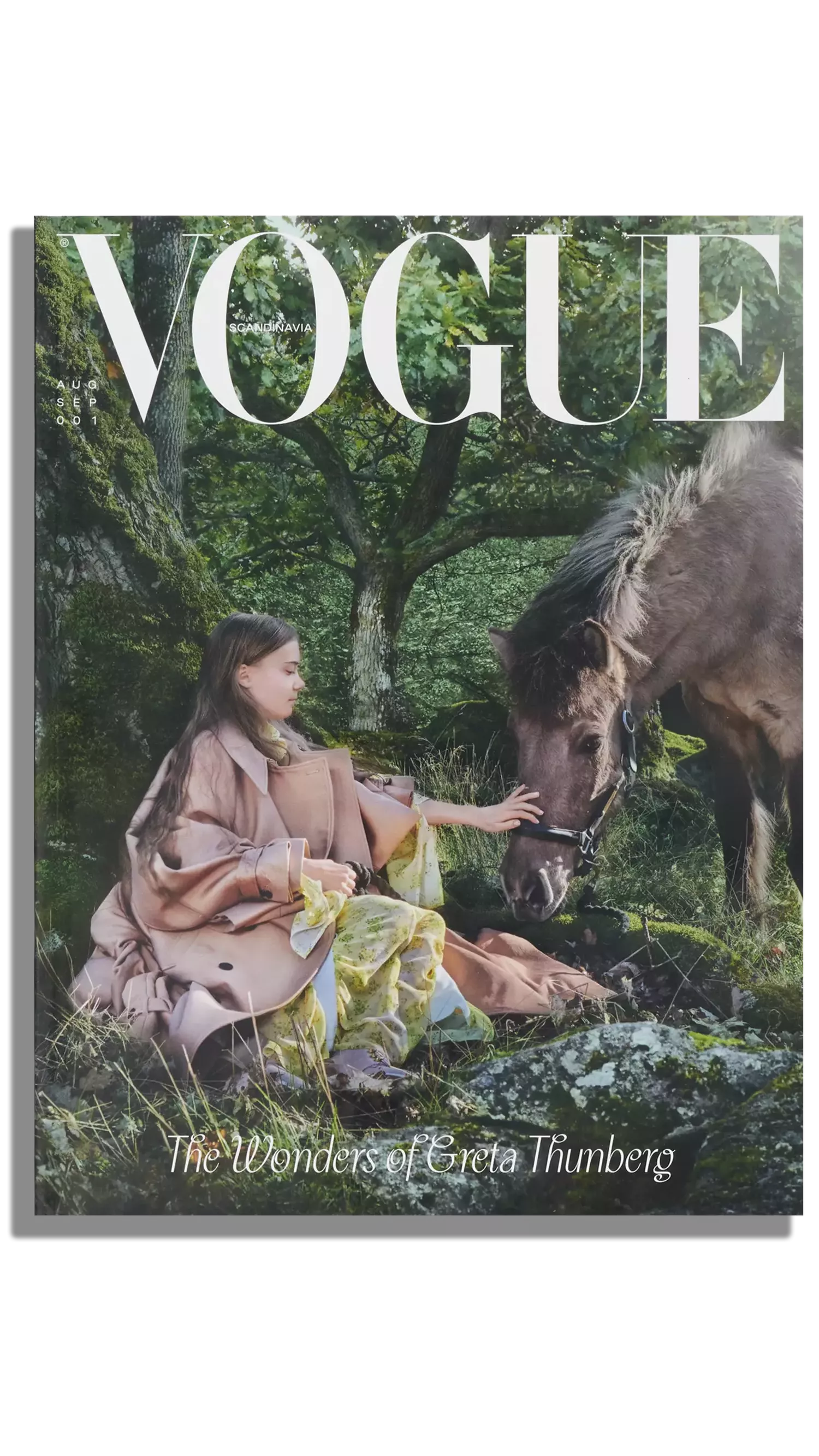 【売り切り御免！】 Buy Vogue Thunberg Greta Featuring Issue First Scandinavia's 女性情報誌