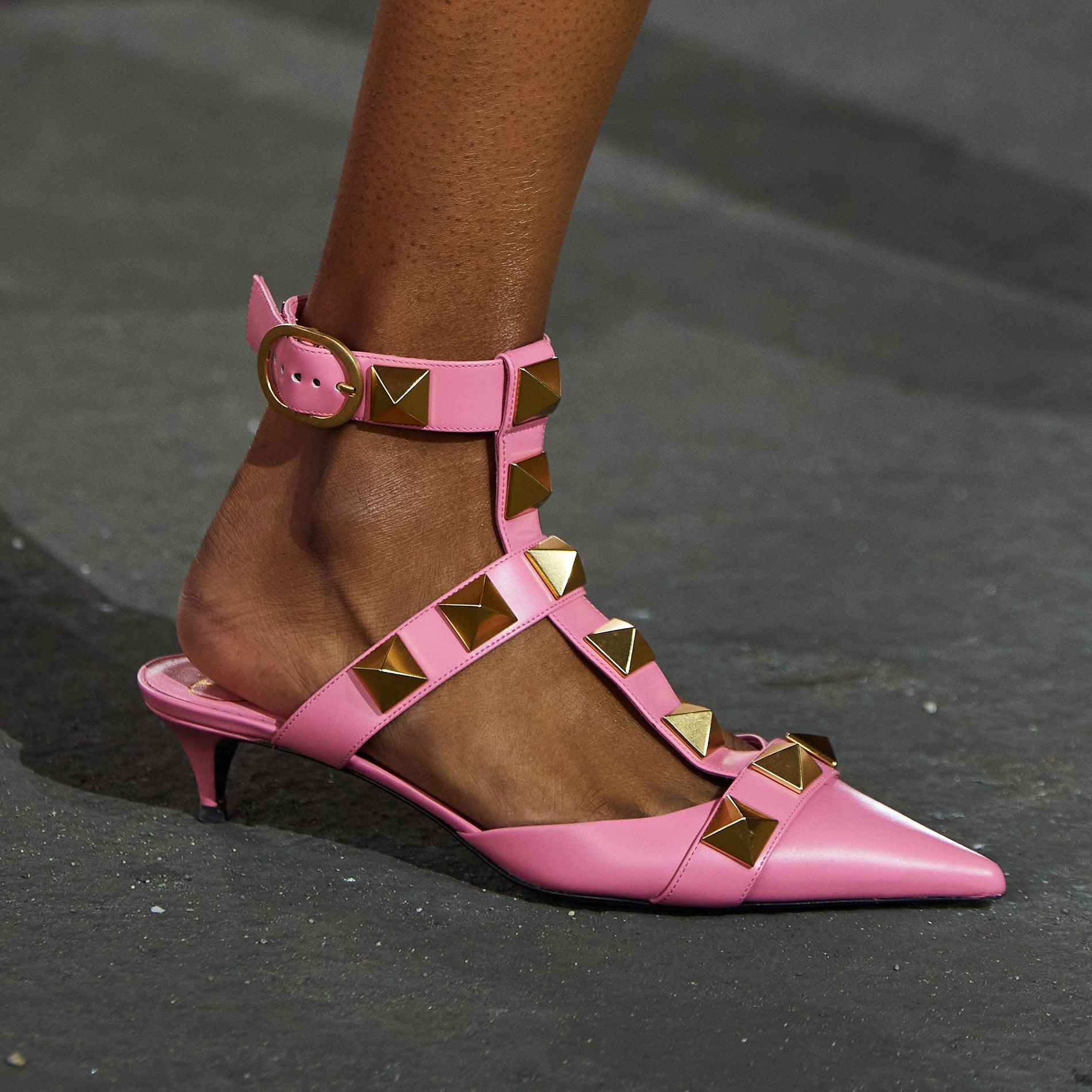 Valentino rockstud store kitten heel