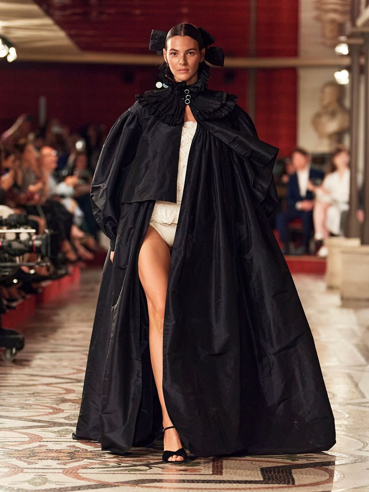 Every Look From Chanel S Fall 2025 Couture Show Vogue Scandinavia Every Look From Chanel S Fall 2025 Couture Show Vogue Scandinavia