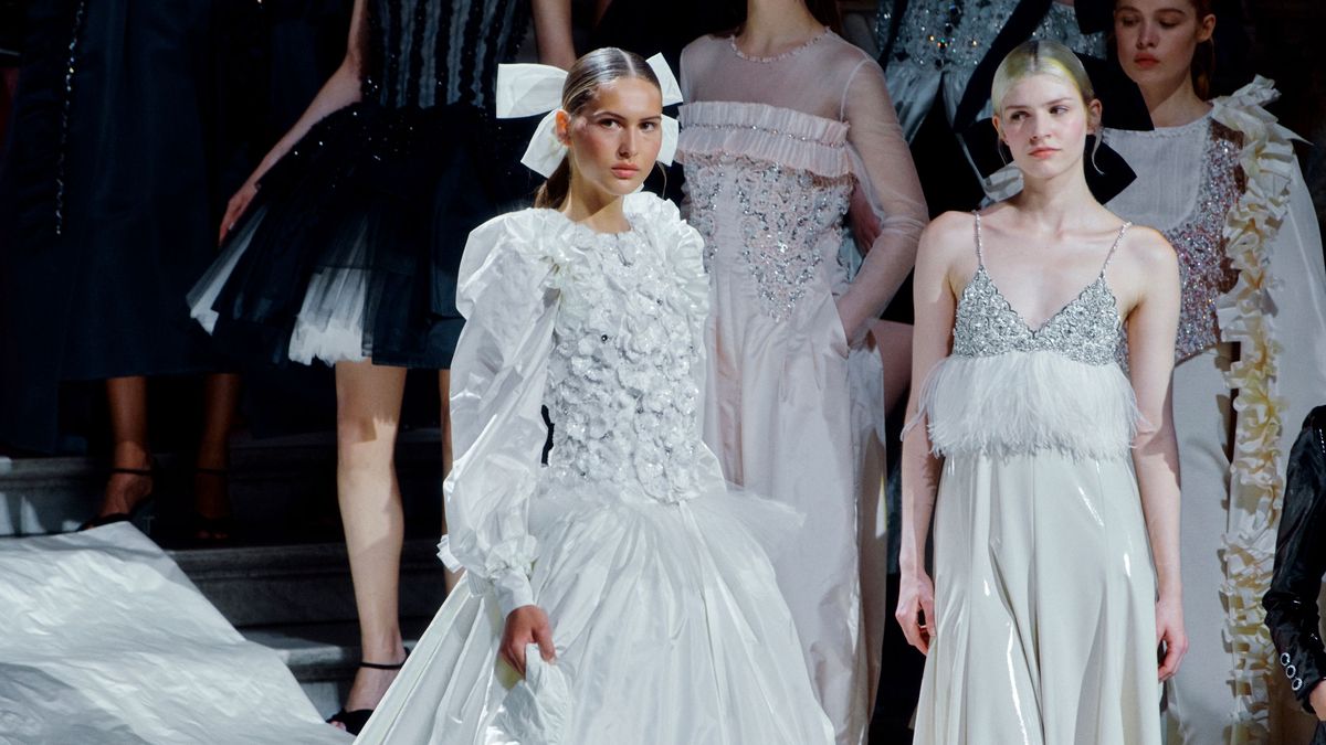 Every look from Chanel s fall 2025 Couture show Vogue Scandinavia