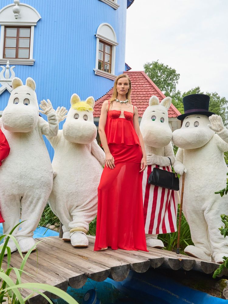 VOGUE 10月号　ムーミン　80周年 80 years of Moomin magic: Inside Tove Jansson's timeless universe