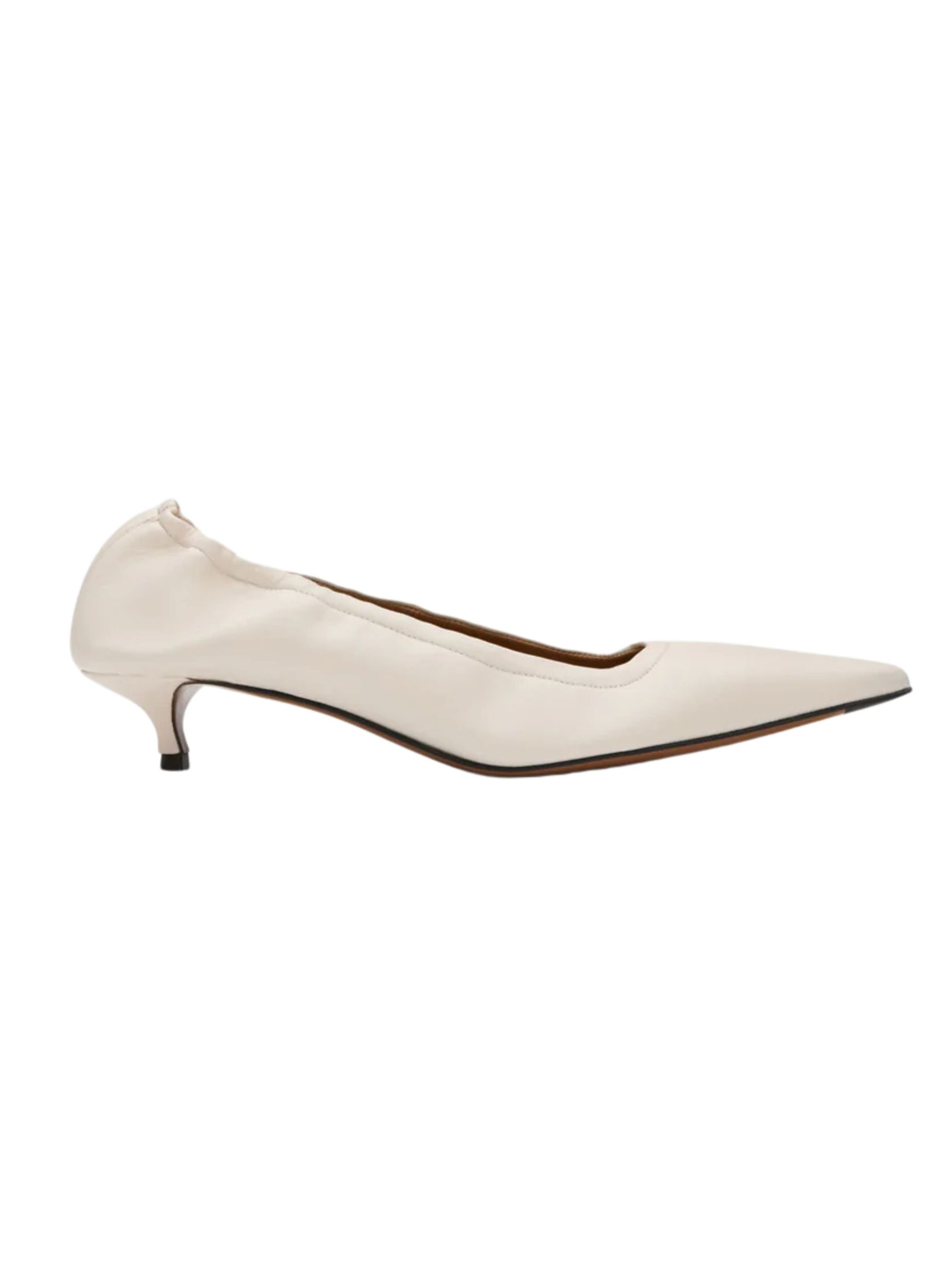 The best kitten heels pumps for wedding - ATP Atelier - on a white background