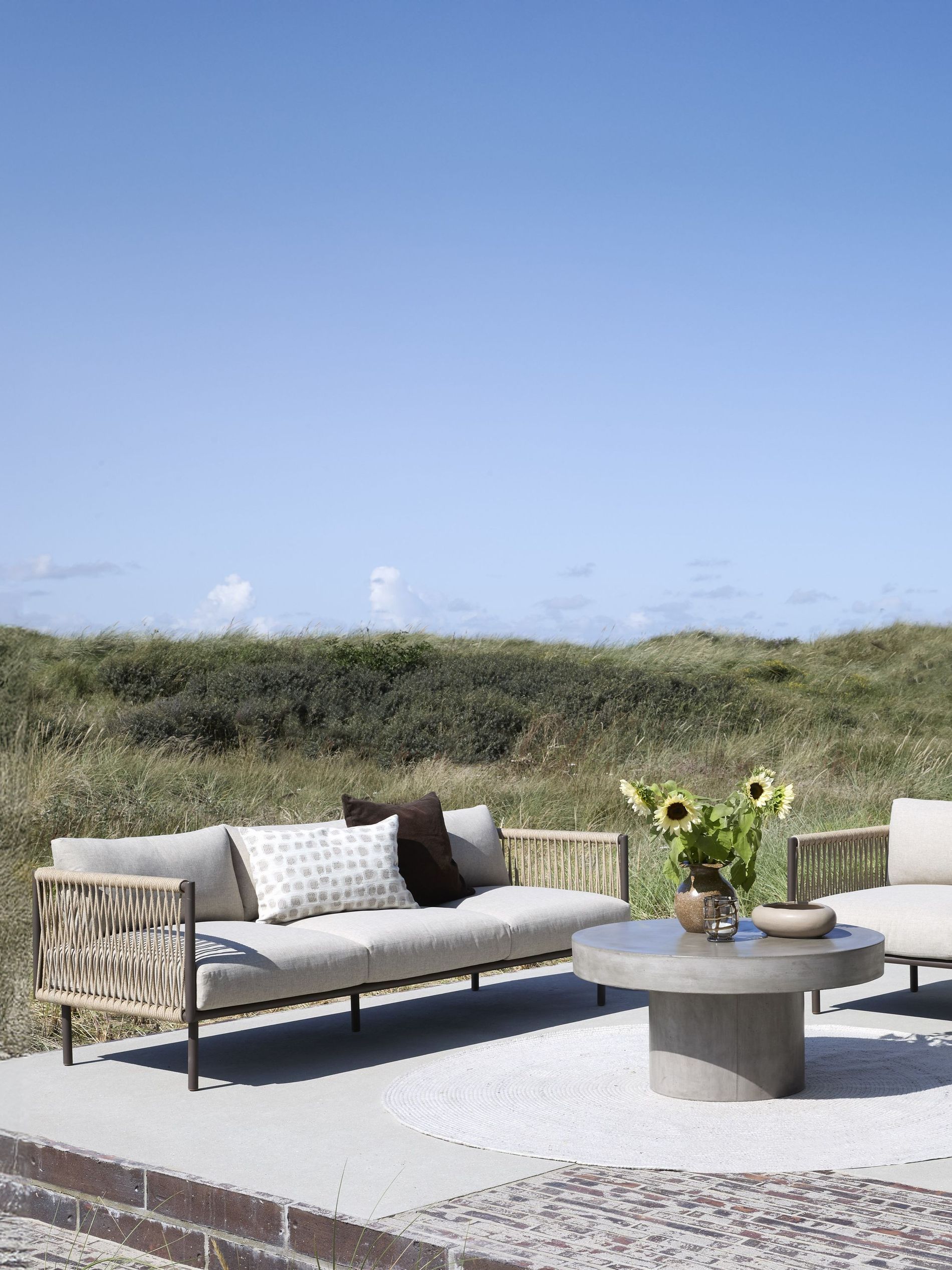 Oblic sofa by Ilva