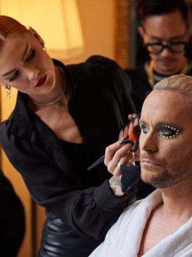 Krage Avl kondom Fredrik Robertsson: Here are all the products used to get The Met's Mystery Man  makeup look - Vogue Scandinavia