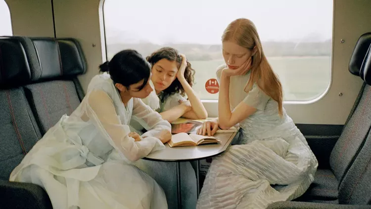 sustainable travelling voguebus Cecilie Bahnsen 