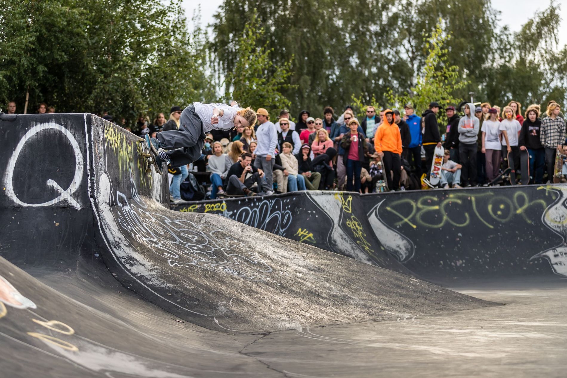 female skateboarder 