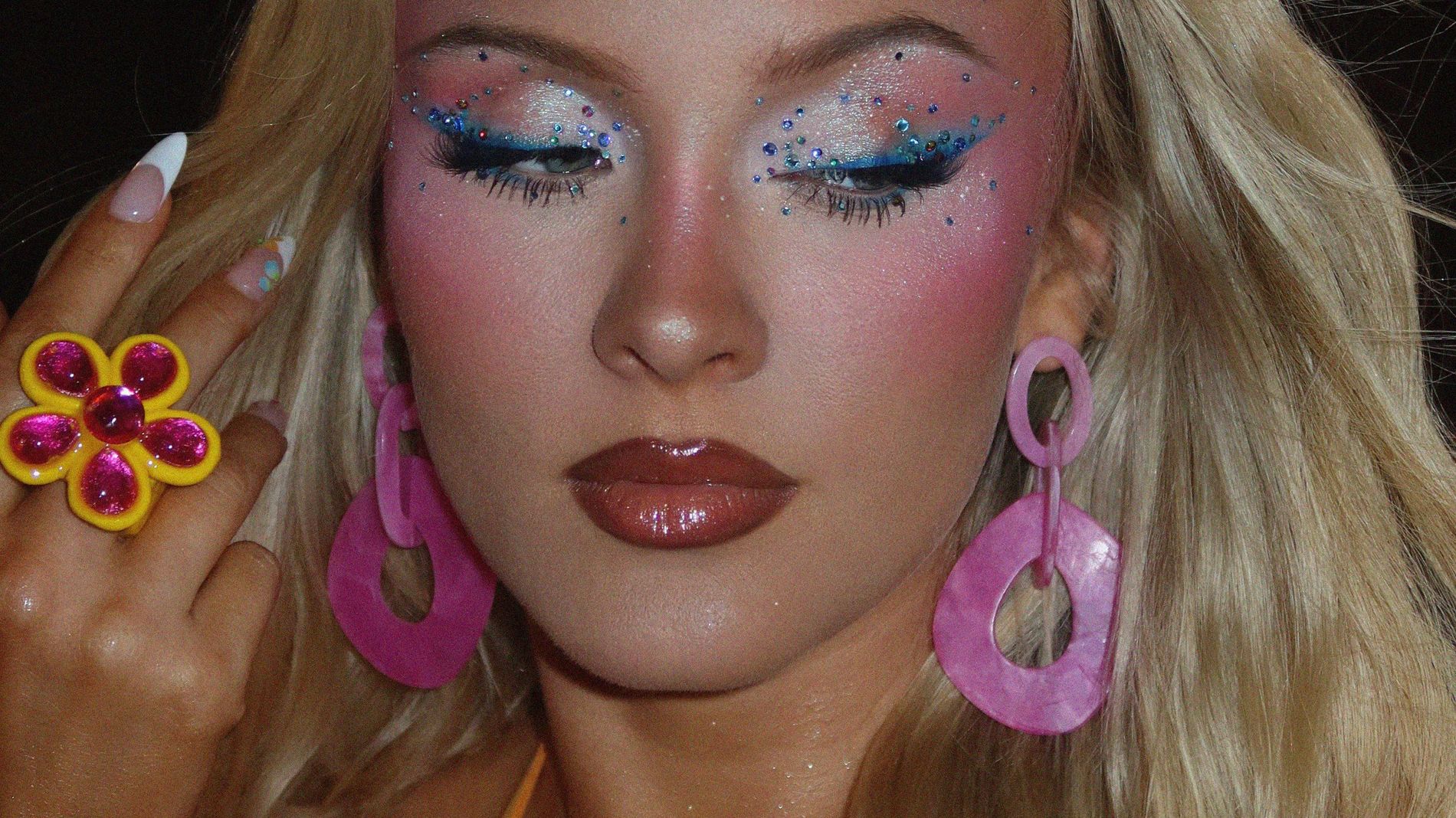 Zara Larsson a Midnight Sun Tour: návrat barevného popového glam