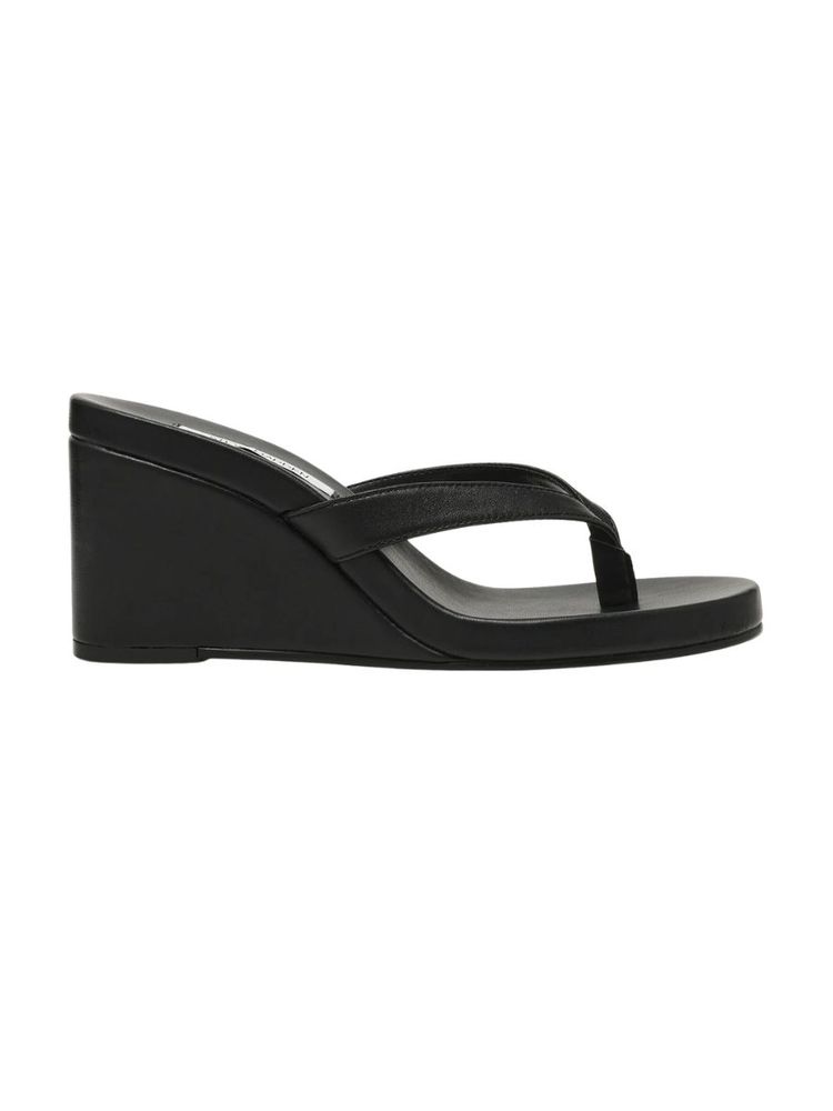 The best wedge sandals by Steve Madden 2026 on a white background