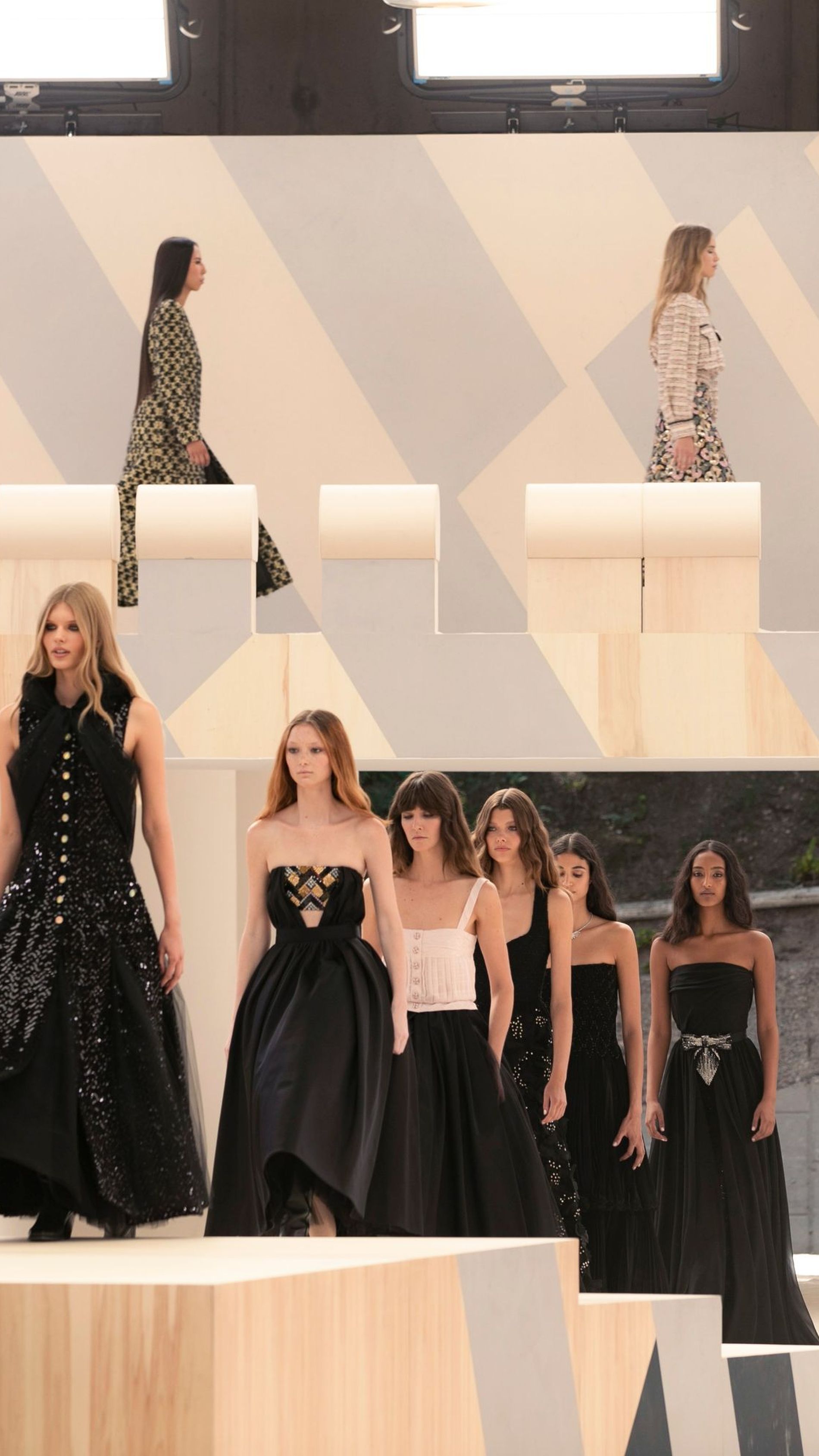 chanel_fw_2022_23_hc_collection_show_finale_copyright_chanel_1-HD.