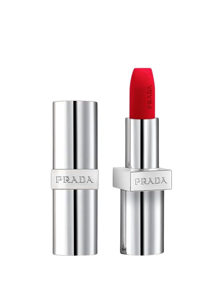 Lipstick for the bloody kiss Halloween makeup look