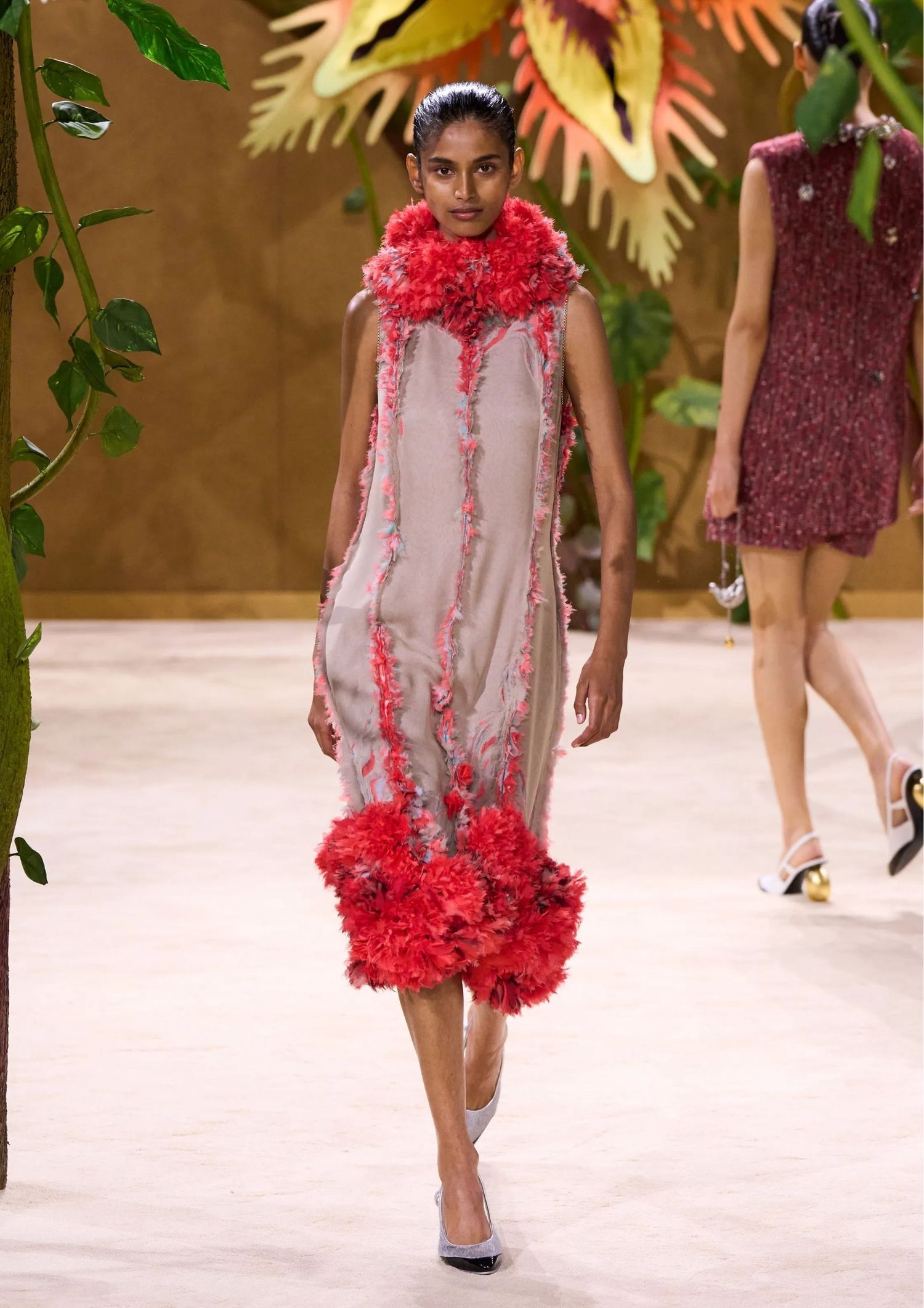Mid dress with red appliqués