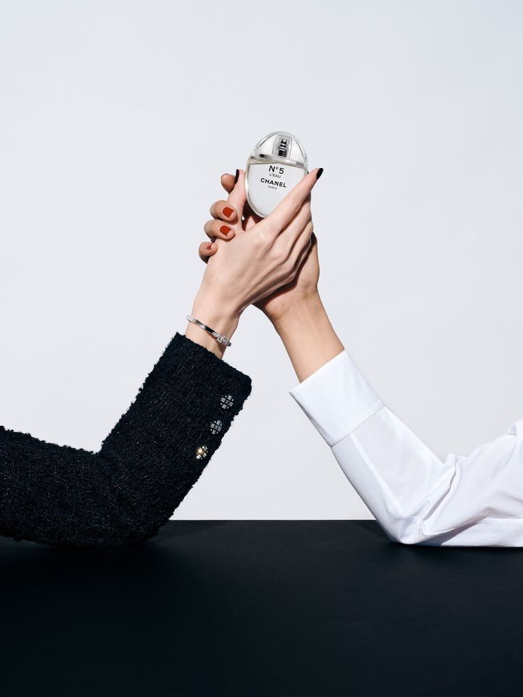 Chanel's New No. 5 L'Eau Drop Bottle Was Inspired By Marilyn