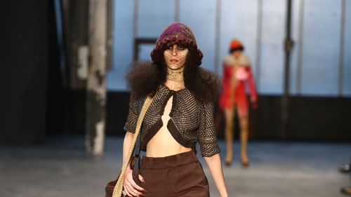 louise lyngh bjerregaard パリ　ガーター付きスカート llb_look_12_4541410bca.jpg